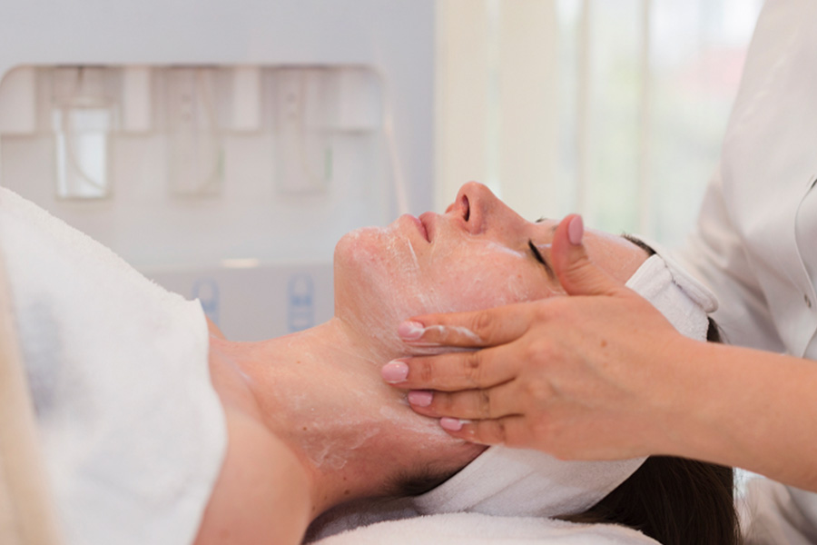 Is a Chemical Peel in Singapore the Glow-Up You Need?